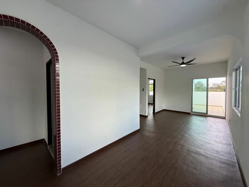 Rumah Teres 2 Tingkat untuk Dijual di Taman Puteri Wangsa (Ulu Tiram) - Kai Siong - Living Room - PropertyGuru.com.my
