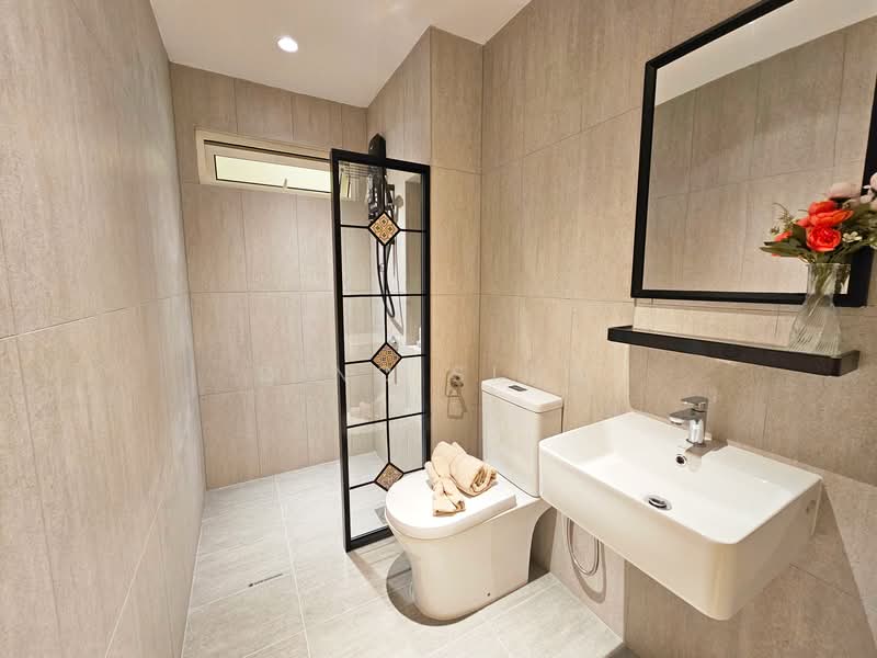 Servis Apartment untuk Dijual di Tuan Straits Residency - Dino Siow - Bathroom - PropertyGuru.com.my