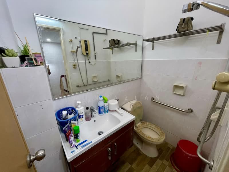 Rumah Teres 2 Tingkat untuk Dijual di TAMAN PUCHONG UTAMA (Puchong) - Amin Azlan - Bathroom - PropertyGuru.com.my