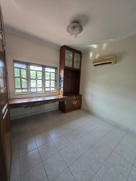 Semi-Detached House for Sale in Taman Bukit Mewah Fasa 9 (Kajang) - Swee Lian Hew - Study - PropertyGuru.com.my