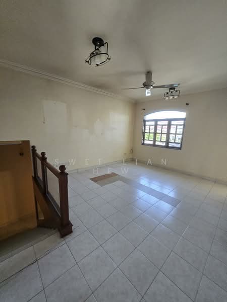 Semi-Detached House for Sale in Taman Bukit Mewah Fasa 9 (Kajang) - Swee Lian Hew - Living Room - PropertyGuru.com.my
