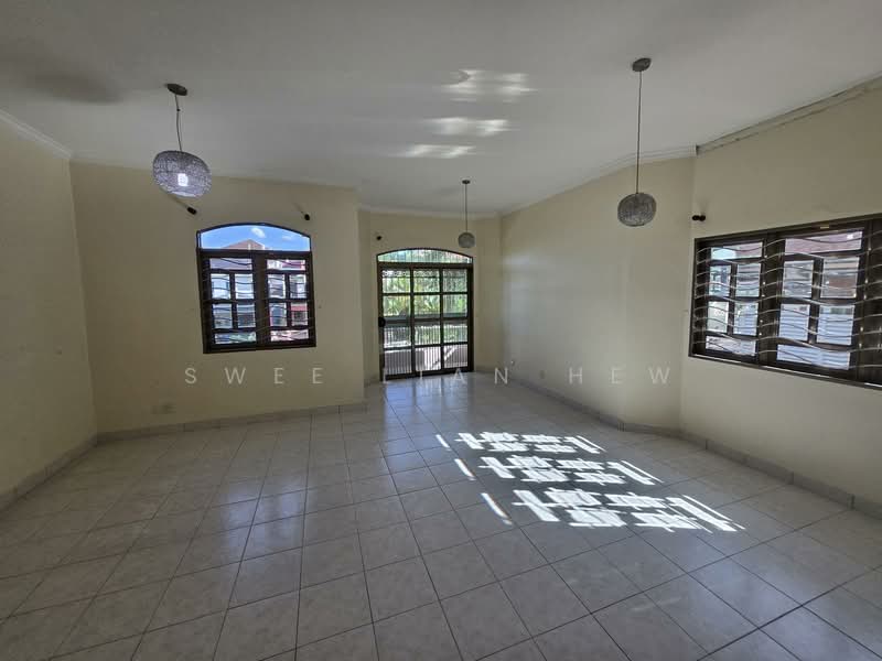 Semi-Detached House for Sale in Taman Bukit Mewah Fasa 9 (Kajang) - Swee Lian Hew - Living Room - PropertyGuru.com.my