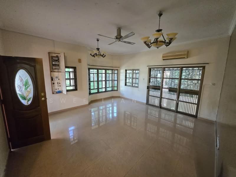 Semi-Detached House for Sale in Taman Bukit Mewah Fasa 9 (Kajang) - Swee Lian Hew - Living Room - PropertyGuru.com.my