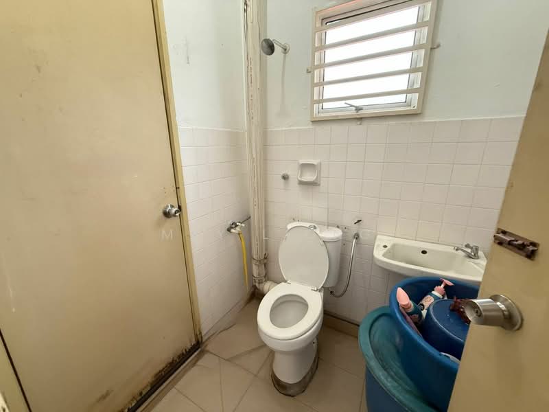 Rumah Teres 2 Tingkat untuk Dijual di Bukit Sentosa (Rawang) - May Liong - Bathroom - PropertyGuru.com.my