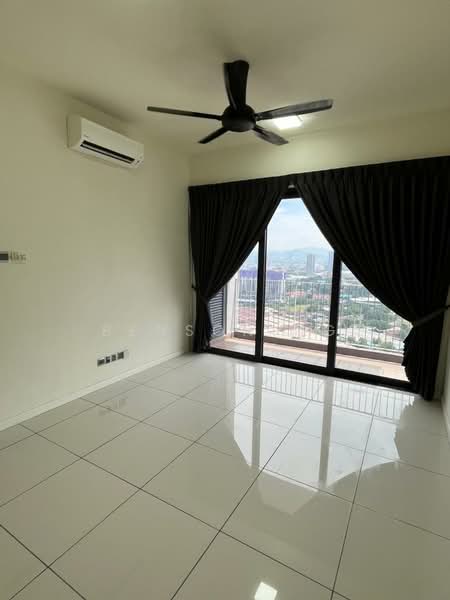 Servis Apartment untuk Disewa di The Era @ Duta North - Benson Ng - Living Room - PropertyGuru.com.my