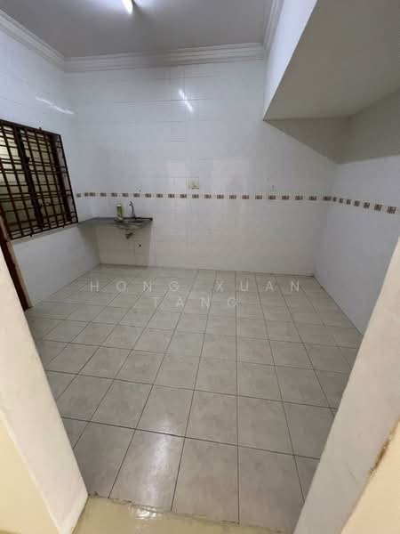 2-storey Terraced House for Rent in Permas Jaya (Johor) - Hong Xuan Tang - Kitchen - PropertyGuru.com.my