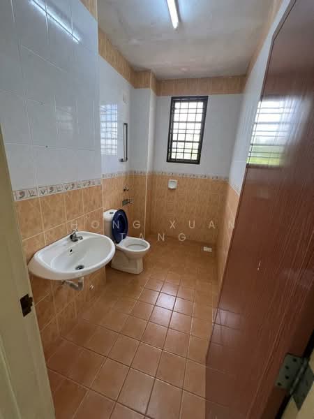 2-storey Terraced House for Rent in Permas Jaya (Johor) - Hong Xuan Tang - Bathroom - PropertyGuru.com.my