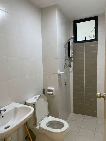 Kondominium untuk Disewa di ForestVille - Derrick . - Bathroom - PropertyGuru.com.my
