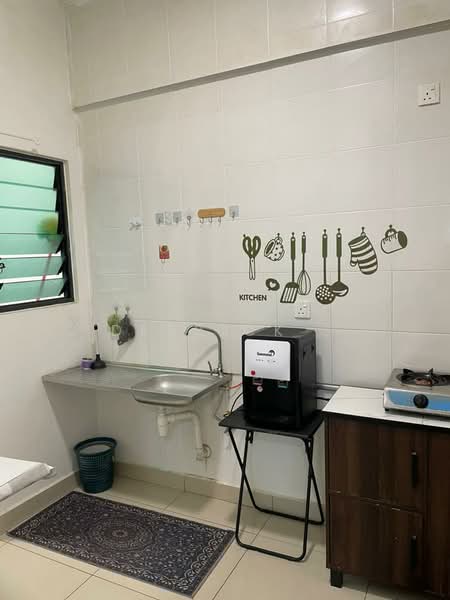 Kondominium untuk Disewa di ForestVille - Derrick . - Kitchen - PropertyGuru.com.my