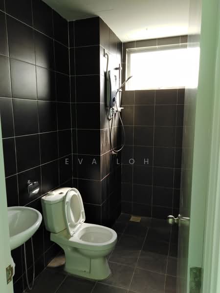 Servis Apartment untuk Dijual di The Zizz @ Damansara North - Eva Loh - Bathroom - PropertyGuru.com.my