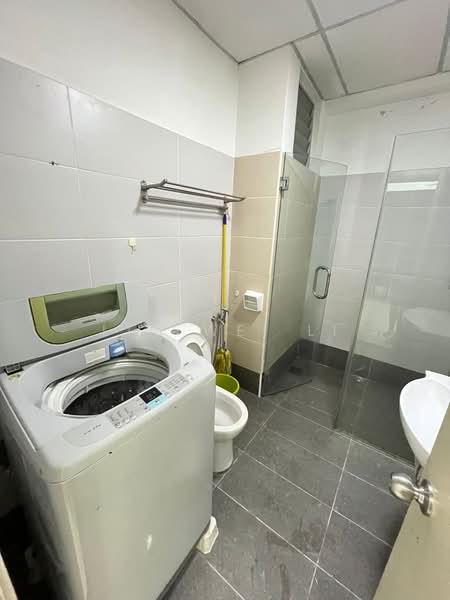 Pangsapuri untuk Disewa di Akademik Suite - Lim Wei Li - Bathroom - PropertyGuru.com.my