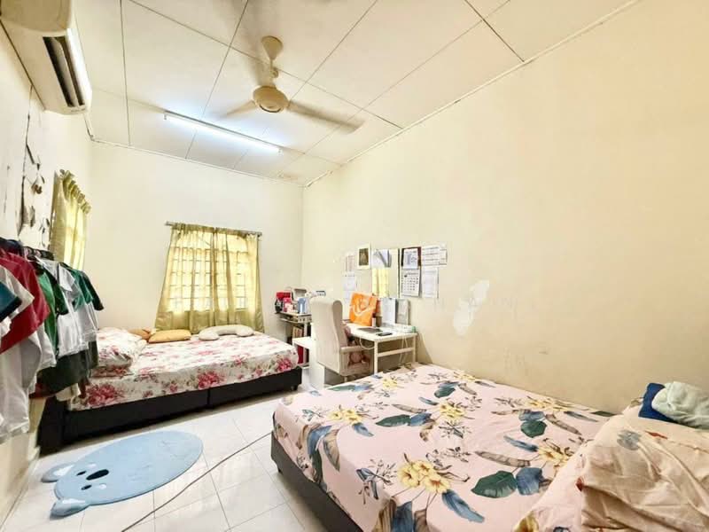 Rumah Teres 2 Tingkat untuk Dijual di Seksyen 7 (Shah Alam) - Farah Hanan - Bedroom - PropertyGuru.com.my