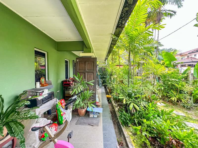 2-storey Terraced House for Sale in Bandar Putra Permai (Seri Kembangan) - Ahmad Fikri Amer Hamzah - Exterior - PropertyGuru.com.my