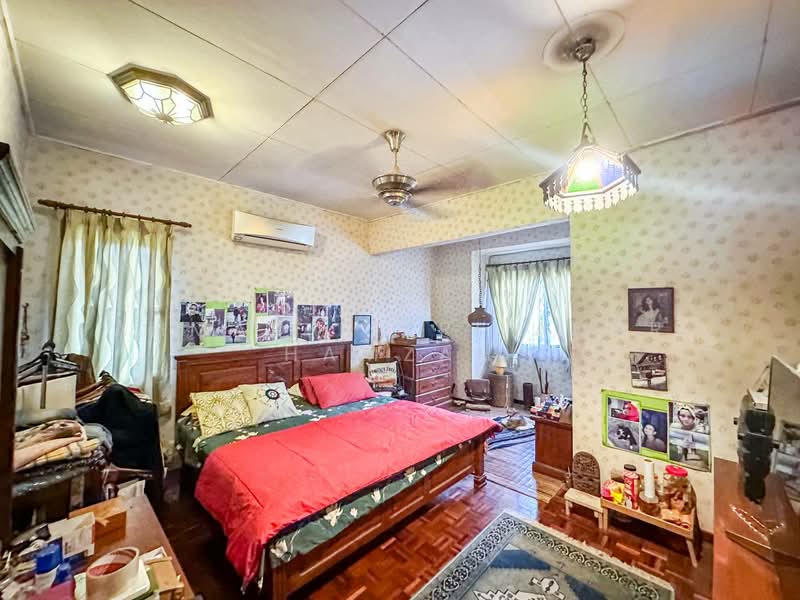 2-storey Terraced House for Sale in Bandar Putra Permai (Seri Kembangan) - Ahmad Fikri Amer Hamzah - Bedroom - PropertyGuru.com.my