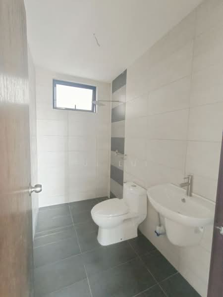 Service Residence for Sale at Molek Regency - Lui Lui - Bathroom - PropertyGuru.com.my