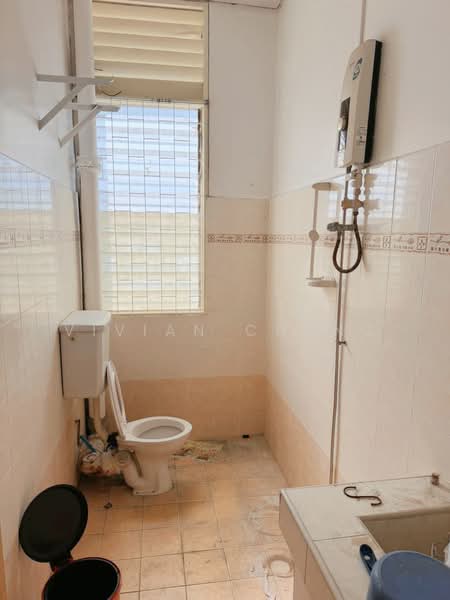 Rumah Teres 2 Tingkat untuk Disewa di Pulau Tikus (Penang) - Vivian Chang - Bathroom - PropertyGuru.com.my