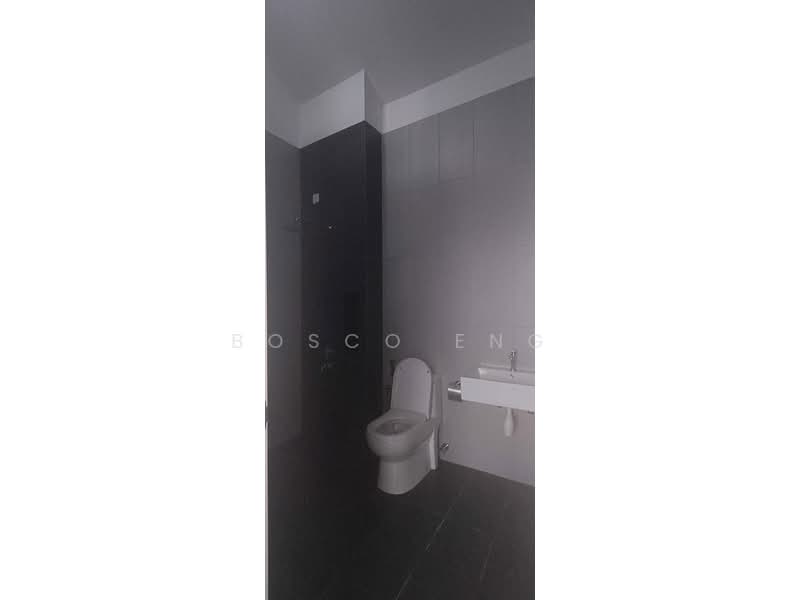 Rumah Teres 2 Tingkat untuk Dijual di Taman Mount Austin (Tebrau) - Bosco Eng - Bathroom - PropertyGuru.com.my