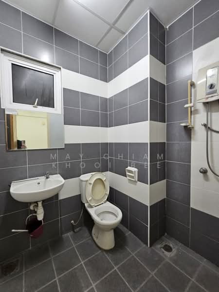 Kondominium untuk Dijual di I-Regency Condominium (Ideal Regency) - May Chiam Khooi Bee - Bathroom - PropertyGuru.com.my