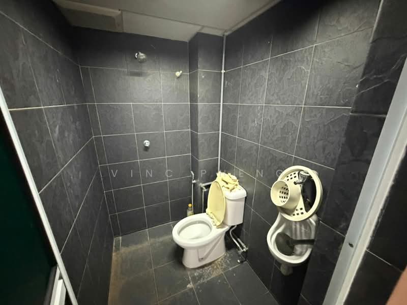 Shop / Office for Sale in Melaka City (Melaka) - Vinc Pheng - Bathroom - PropertyGuru.com.my