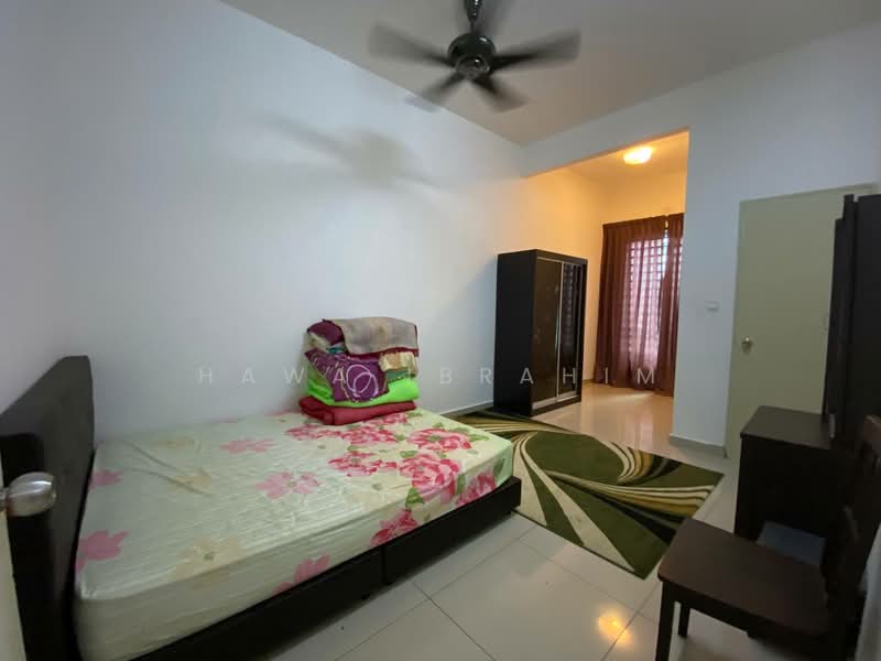 Rumah Teres 2 Tingkat untuk Dijual di Nusari Aman 2 (Labu) - Hawa Ibrahim - Bedroom - PropertyGuru.com.my