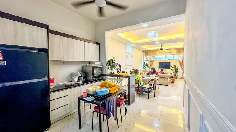 Rumah Teres 2 Tingkat untuk Dijual di Bandar Rimbayu (Telok Panglima Garang) - Sa'a Nordin - Kitchen - PropertyGuru.com.my