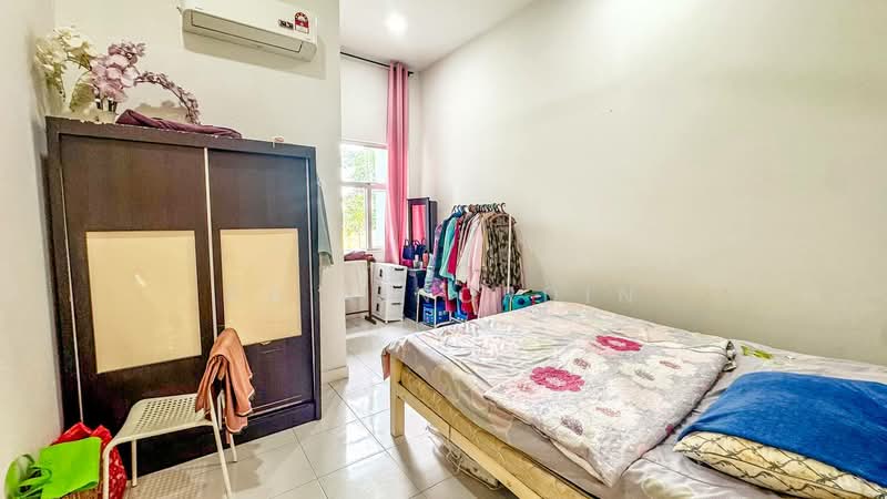 Rumah Teres 2 Tingkat untuk Dijual di Bandar Rimbayu (Telok Panglima Garang) - Sa'a Nordin - Bedroom - PropertyGuru.com.my