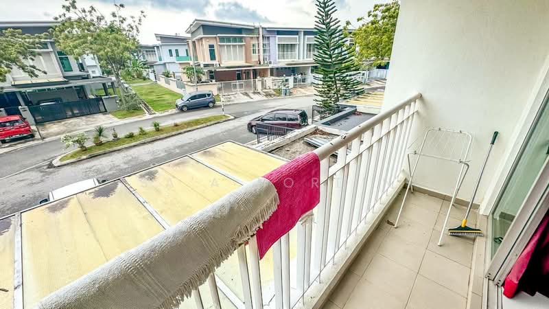 Rumah Teres 2 Tingkat untuk Dijual di Bandar Rimbayu (Telok Panglima Garang) - Sa'a Nordin - Balcony - PropertyGuru.com.my
