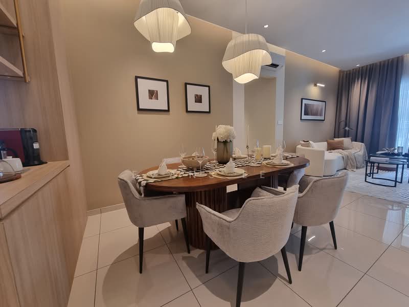 Kondominium untuk Dijual di Mutiara Lake Puchong - Evans Ee - Dining Room - PropertyGuru.com.my
