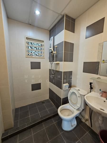 Kondominium untuk Dijual di I-Regency Condominium (Ideal Regency) - May Chiam Khooi Bee - Bathroom - PropertyGuru.com.my