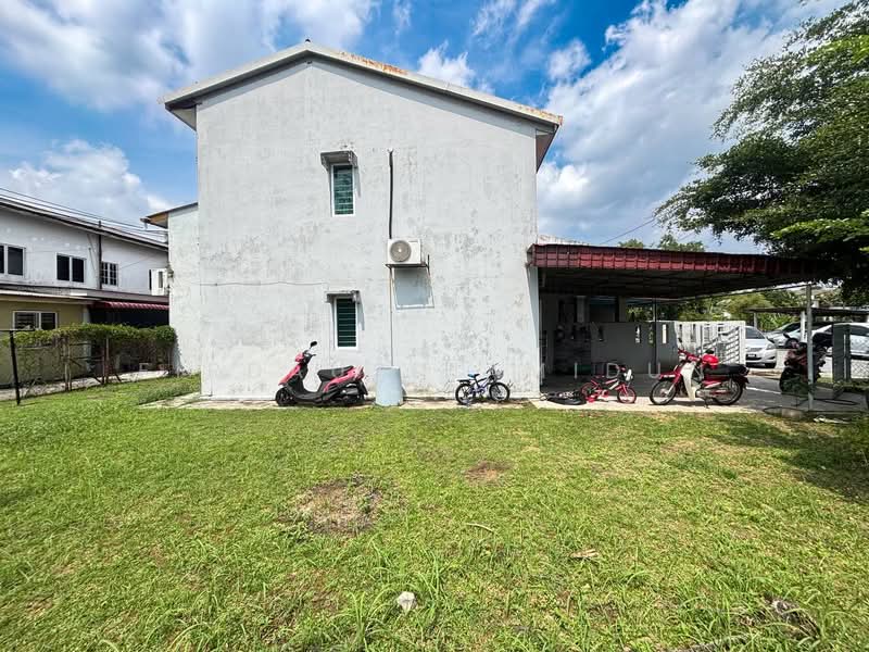 2-storey Terraced House for Sale in Seksyen 17 (Shah Alam) - Firdaus Hamidun - Exterior - PropertyGuru.com.my