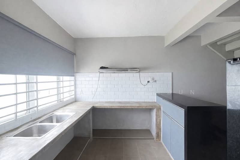 2-storey Terraced House for Sale in Seksyen 17 (Shah Alam) - Firdaus Hamidun - Kitchen - PropertyGuru.com.my