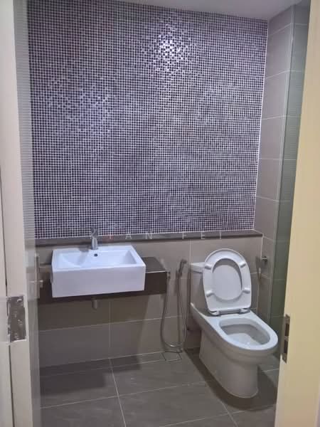Servis Apartment untuk Disewa di Nova Saujana - Kian Fei - Bathroom - PropertyGuru.com.my