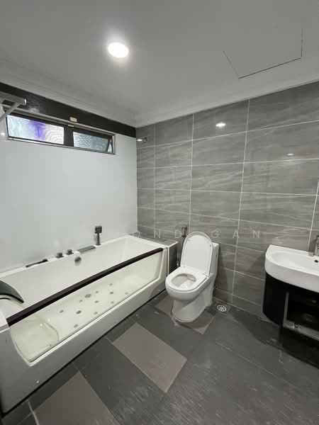 Rumah Teres 3 Tingkat untuk Disewa di Usj 1 (Subang Jaya) - Desmond Gan - Bathroom - PropertyGuru.com.my