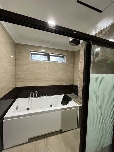 Rumah Teres 3 Tingkat untuk Disewa di Usj 1 (Subang Jaya) - Desmond Gan - Bathroom - PropertyGuru.com.my