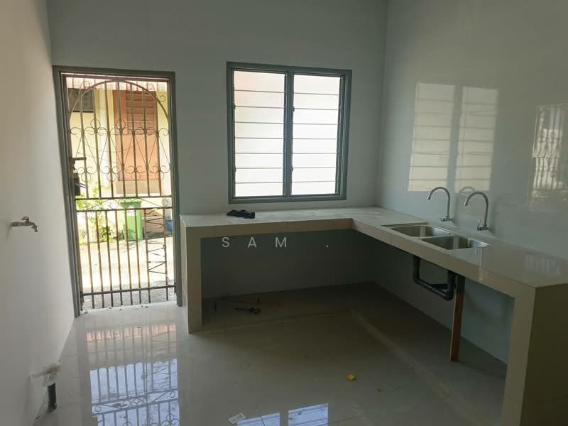 1-storey Terraced House for Sale in Pengkalan Baharu (Perak) - Sam . - Kitchen - PropertyGuru.com.my