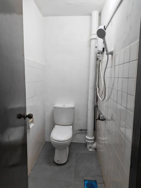 1-storey Terraced House for Rent in Taman Abad (Johor Bahru) - Jaslyn Tan - Bathroom - PropertyGuru.com.my