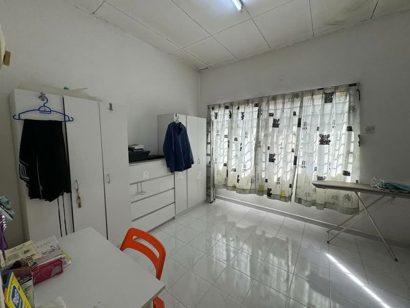 2-storey Terraced House for Sale in Subang Bestari (Shah Alam) - R Azlin - Bedroom - PropertyGuru.com.my