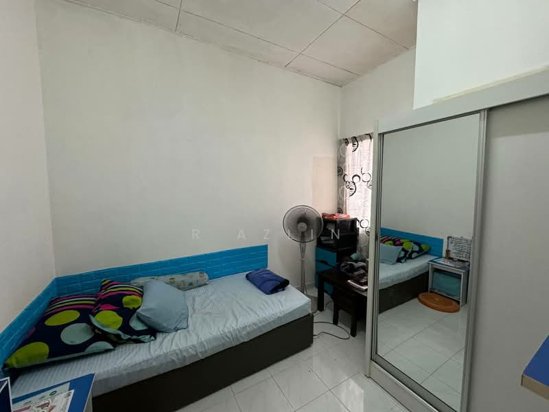 2-storey Terraced House for Sale in Subang Bestari (Shah Alam) - R Azlin - Bedroom - PropertyGuru.com.my