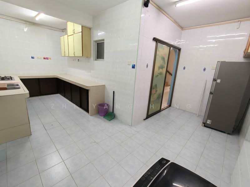 Rumah Teres 2 Tingkat untuk Disewa di Taman Putri Kulai (Kulai) - Zhi Yang Hong - Kitchen - PropertyGuru.com.my