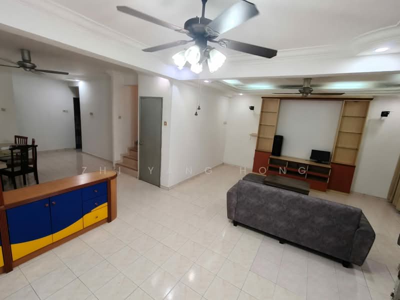 Rumah Teres 2 Tingkat untuk Disewa di Taman Putri Kulai (Kulai) - Zhi Yang Hong - Living Room - PropertyGuru.com.my