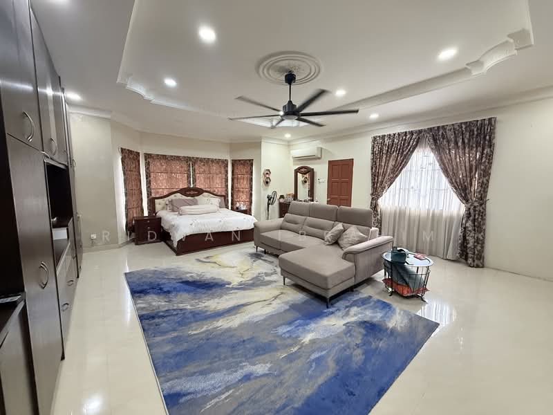 Bungalow for Sale in Kampung Sungai Kantan (Kajang) - Ridwan Ibrahim - Master Bedroom - PropertyGuru.com.my