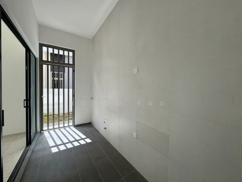 Rumah Kluster untuk Dijual di Austin Crest (Johor Bahru) - Bosco Eng - Entrance - PropertyGuru.com.my