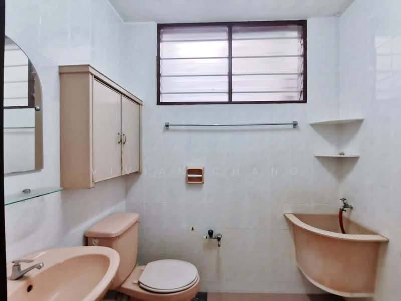 Rumah Teres 2 Tingkat untuk Dijual di Pulau Tikus (Penang) - Vivian Chang - Bathroom - PropertyGuru.com.my