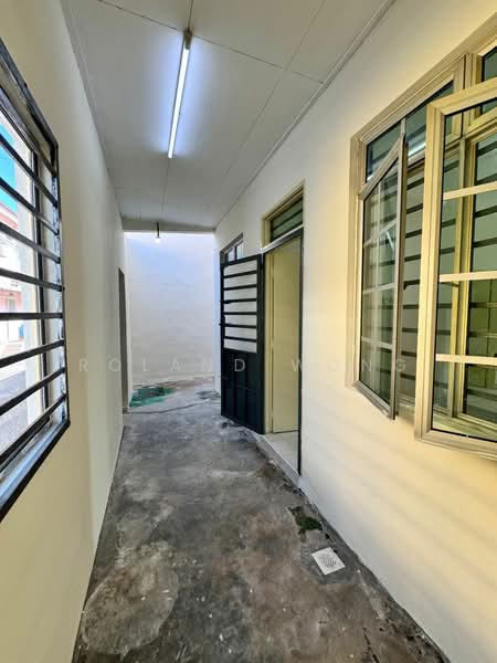 2-storey Terraced House for Rent in Taman Skudai Baru (Skudai) - Roland Wong - Entrance - PropertyGuru.com.my