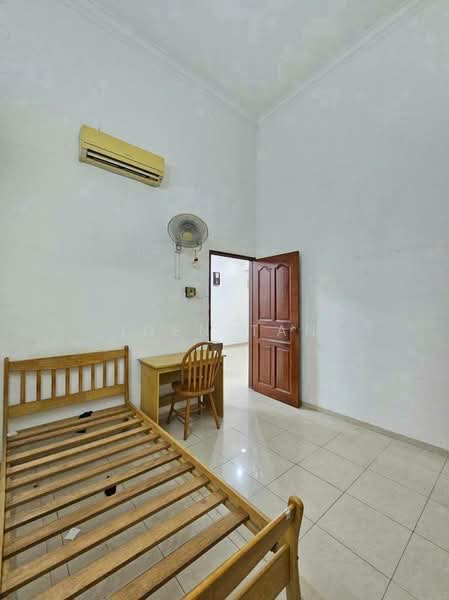 Rumah Teres 1 Tingkat untuk Dijual di Taman Johor Jaya (Johor Bahru) - Iden Tan - Bedroom - PropertyGuru.com.my