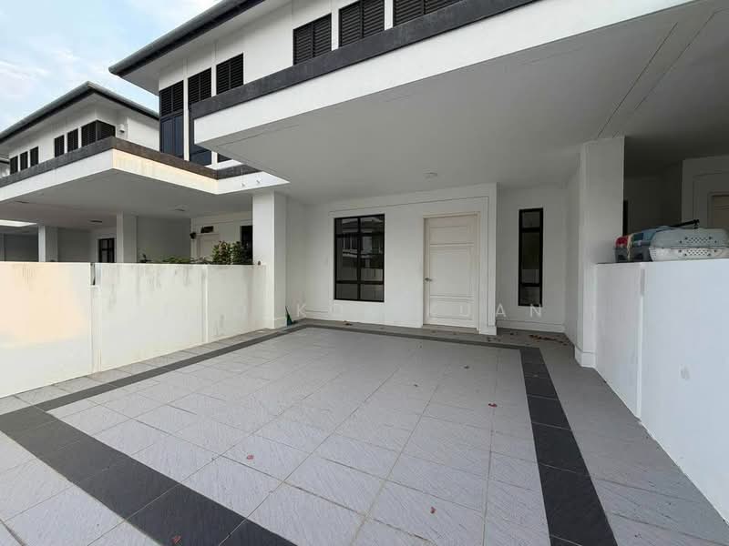 Rumah Teres 2 Tingkat untuk Dijual di Eco Grandeur (Puncak Alam) - Kelton Foo - Exterior - PropertyGuru.com.my
