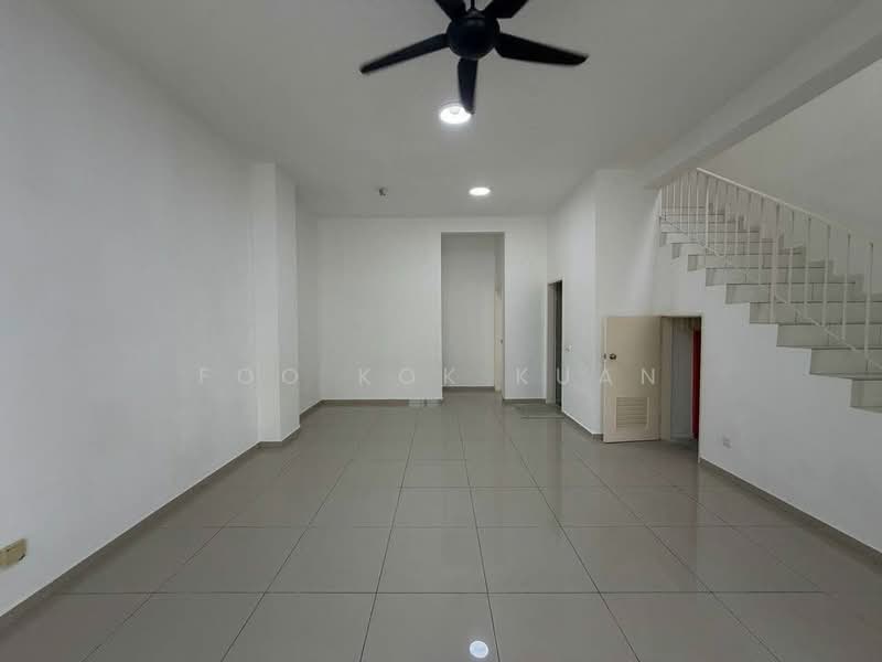 Rumah Teres 2 Tingkat untuk Dijual di Eco Grandeur (Puncak Alam) - Kelton Foo - Living Room - PropertyGuru.com.my