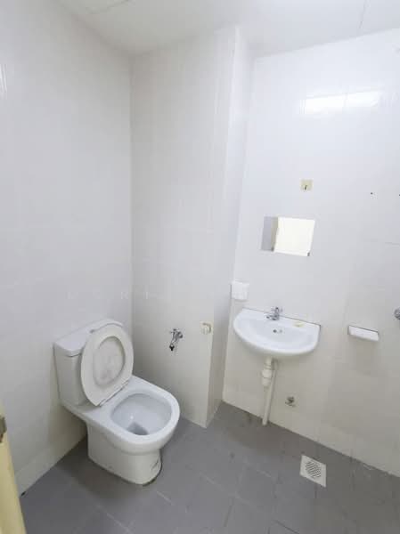 Pangsapuri untuk Dijual di Seri Pinang - Doris Chuah - Bathroom - PropertyGuru.com.my