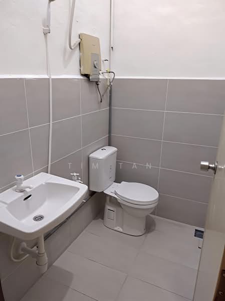 1-storey Terraced House for Rent in Taman Johor Jaya (Johor Bahru) - Tim Tan - Bathroom - PropertyGuru.com.my