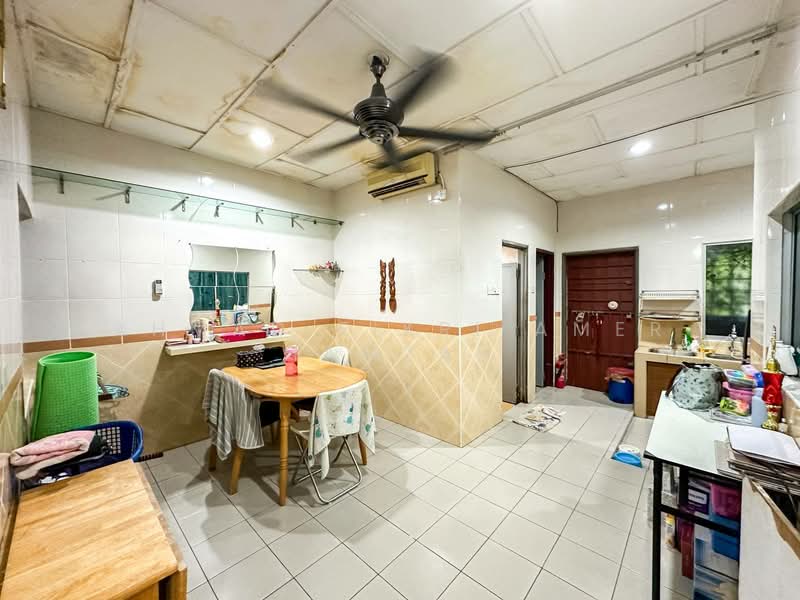 1-storey Terraced House for Sale in Taman Cheras Jaya (Cheras) - Ahmad Fikri Amer Hamzah - Dining Room - PropertyGuru.com.my